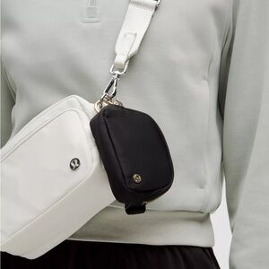 Everywhere Belt Bag Nano - Black Gold